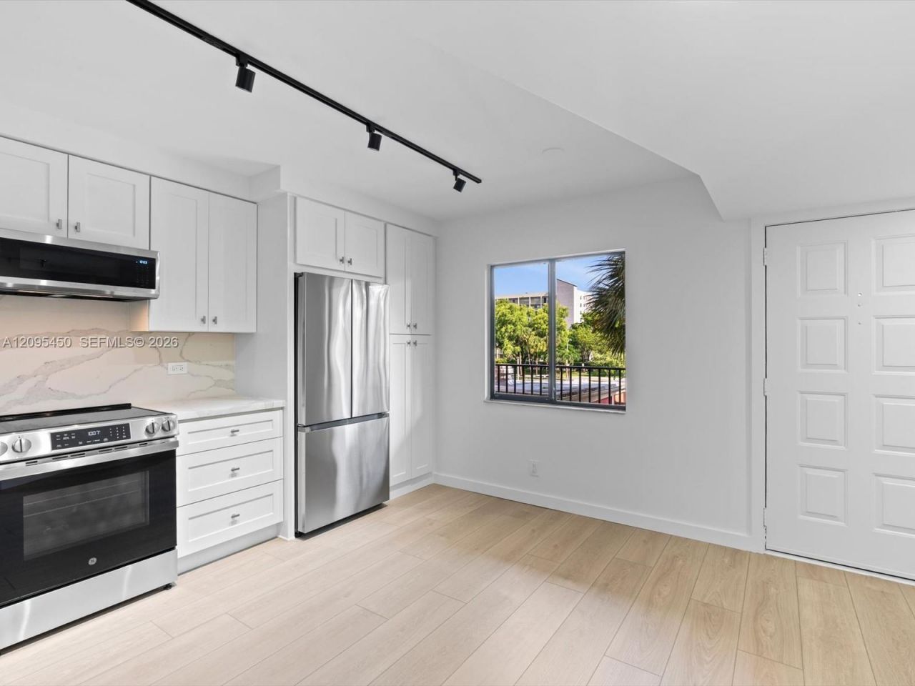 2200 S Cypress Bend Dr, Unit 303, Pompano Beach, FL 33069 Photo