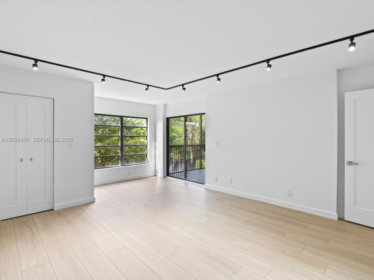 2200 S Cypress Bend Dr, Unit 303, Pompano Beach, FL 33069 Photo