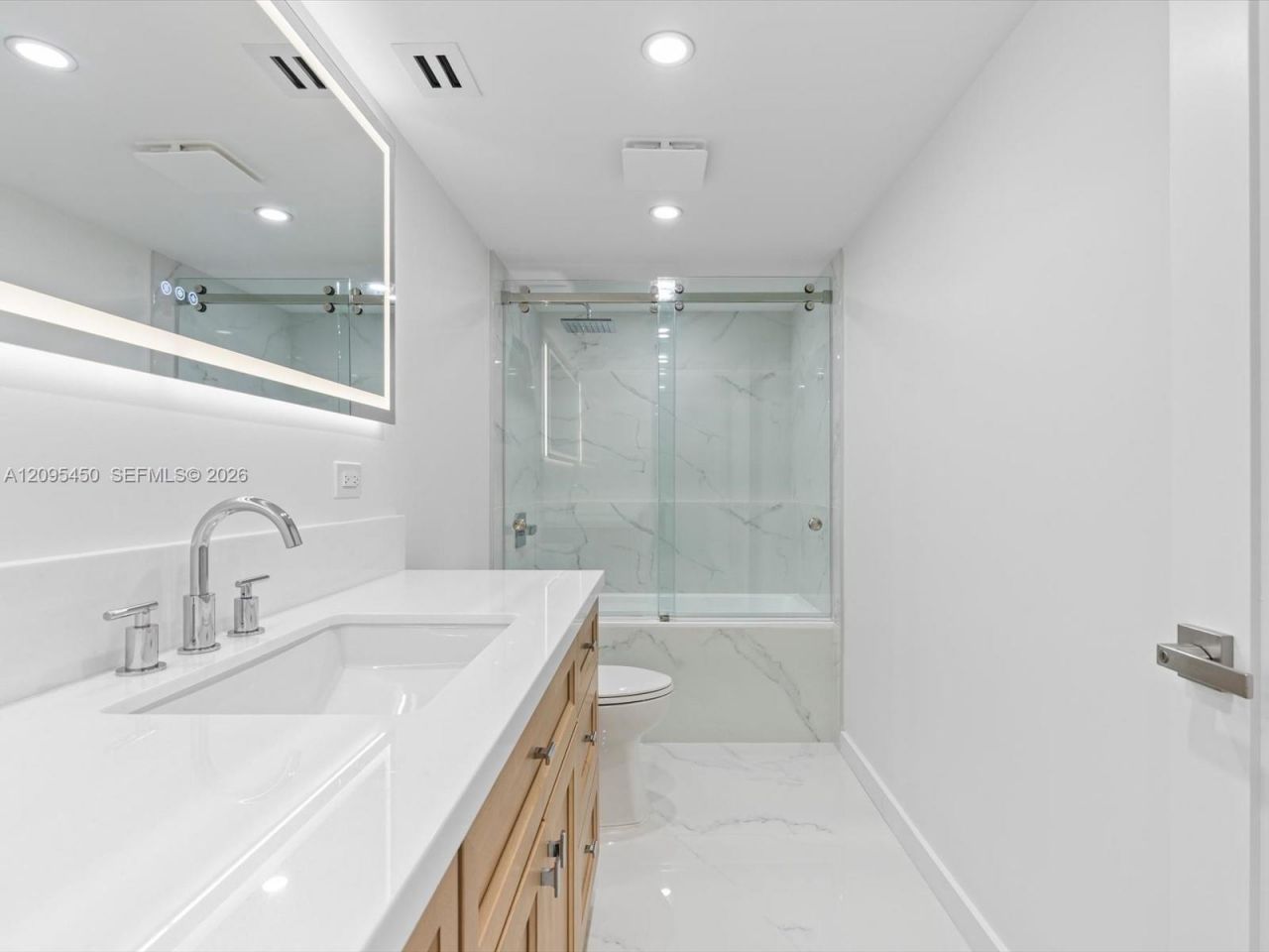 2200 S Cypress Bend Dr, Unit 303, Pompano Beach, FL 33069 Photo