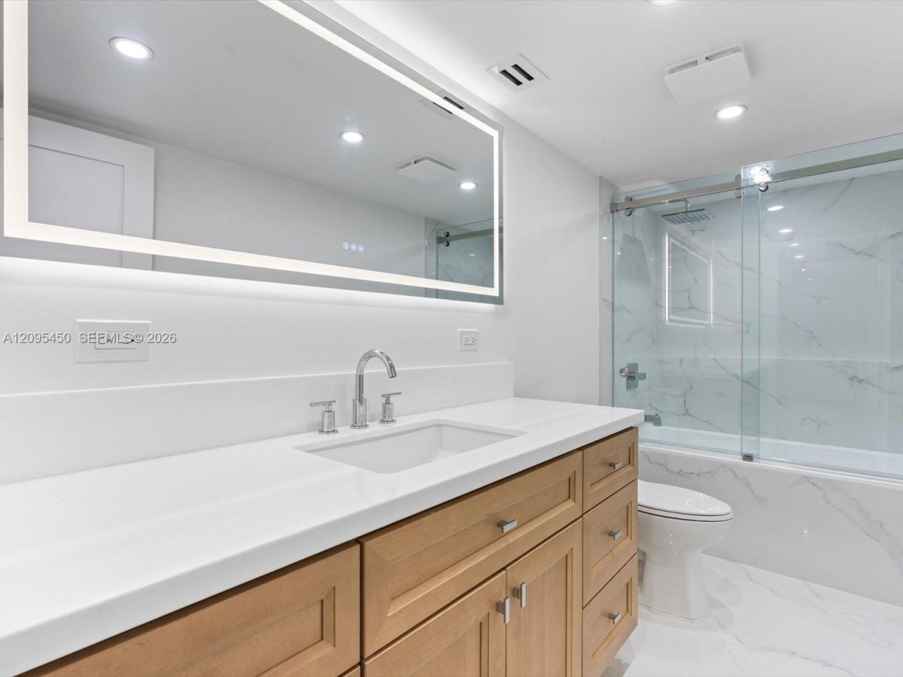 2200 S Cypress Bend Dr, Unit 303, Pompano Beach, FL 33069 Photo