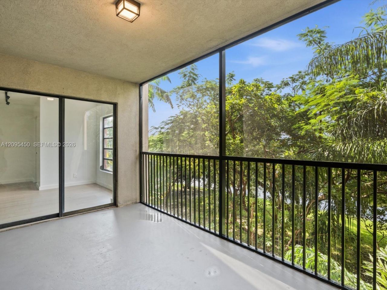 2200 S Cypress Bend Dr, Unit 303, Pompano Beach, FL 33069 Photo
