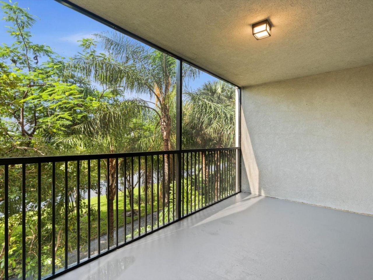 2200 S Cypress Bend Dr, Unit 303, Pompano Beach, FL 33069 Photo
