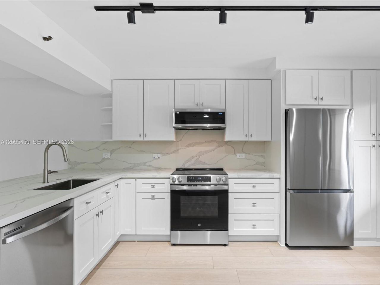 2200 S Cypress Bend Dr, Unit 303, Pompano Beach, FL 33069 Photo