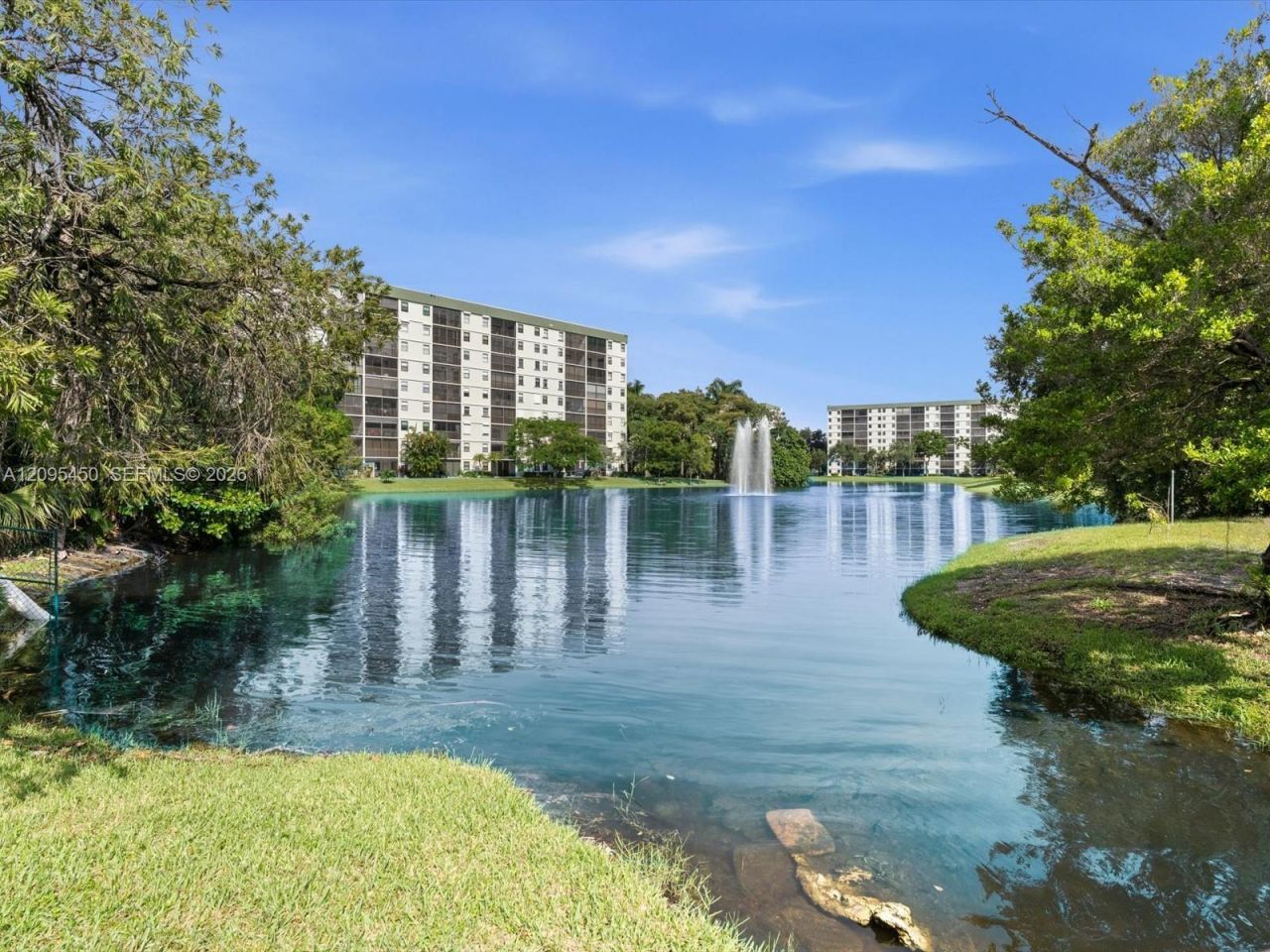 2200 S Cypress Bend Dr, Unit 303, Pompano Beach, FL 33069 Photo