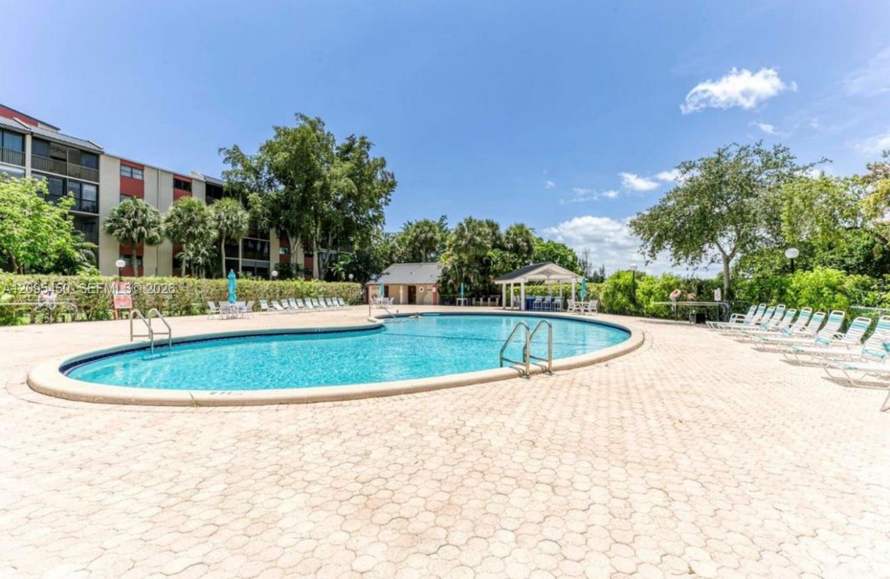 2200 S Cypress Bend Dr, Unit 303, Pompano Beach, FL 33069 Photo