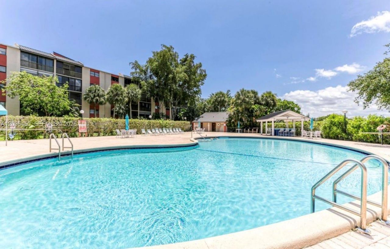 2200 S Cypress Bend Dr, Unit 303, Pompano Beach, FL 33069 Photo