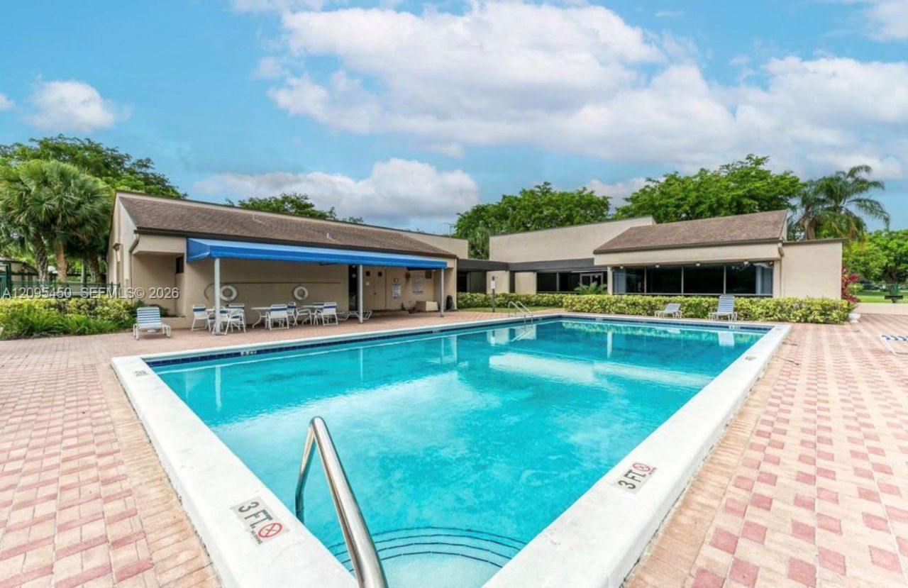 2200 S Cypress Bend Dr, Unit 303, Pompano Beach, FL 33069 Photo