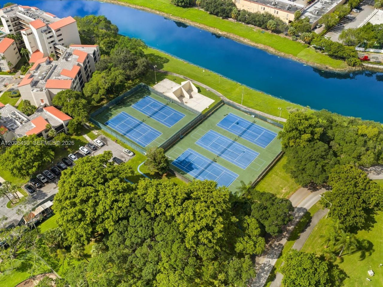 2200 S Cypress Bend Dr, Unit 303, Pompano Beach, FL 33069 Photo