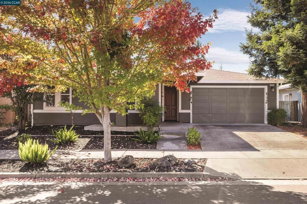 2046 Northfield Dr, Santa Rosa, CA 95403 Main Photo
