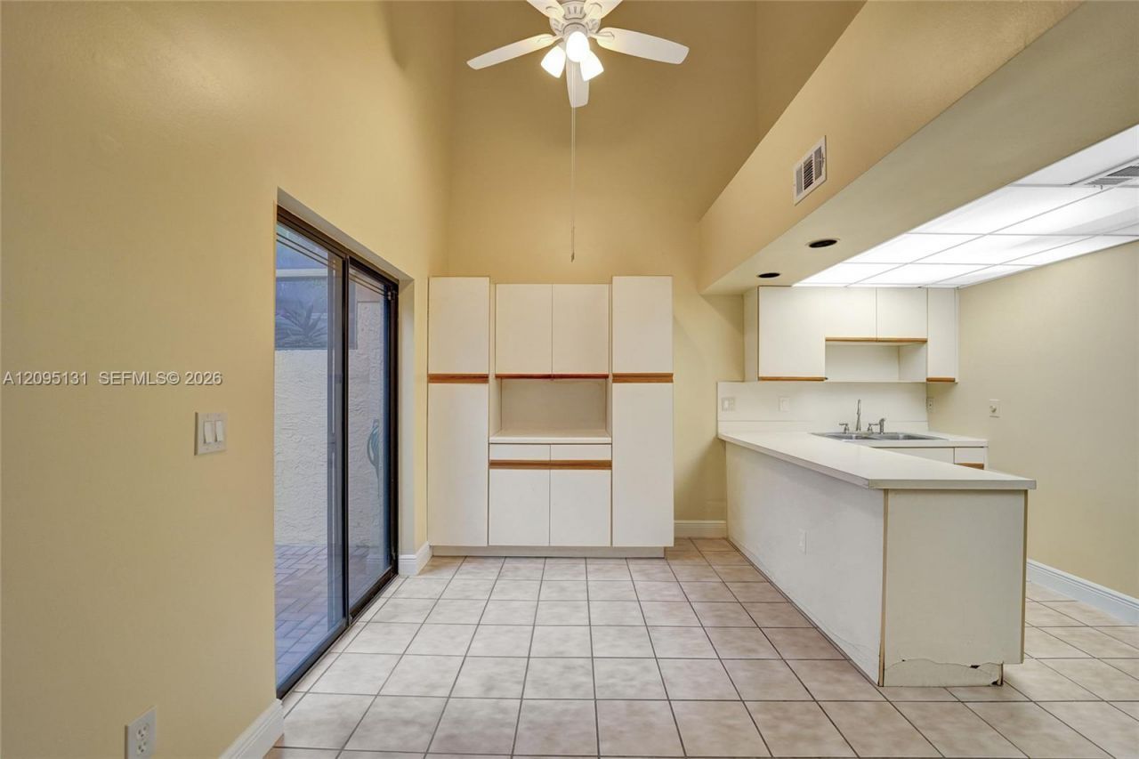 1043 SW 113th Ter , Pembroke Pines, FL 33025 Photo