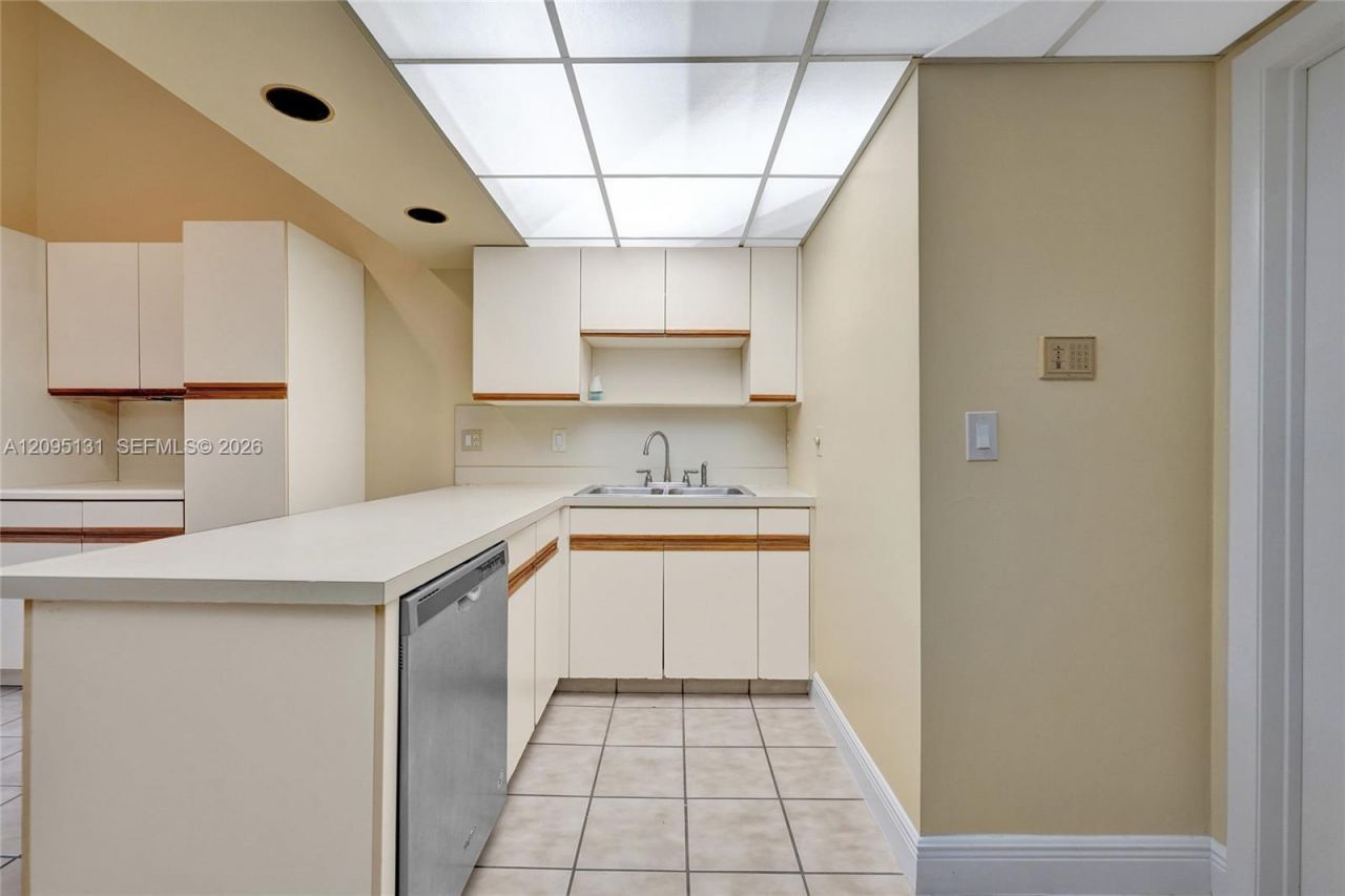1043 SW 113th Ter , Pembroke Pines, FL 33025 Photo