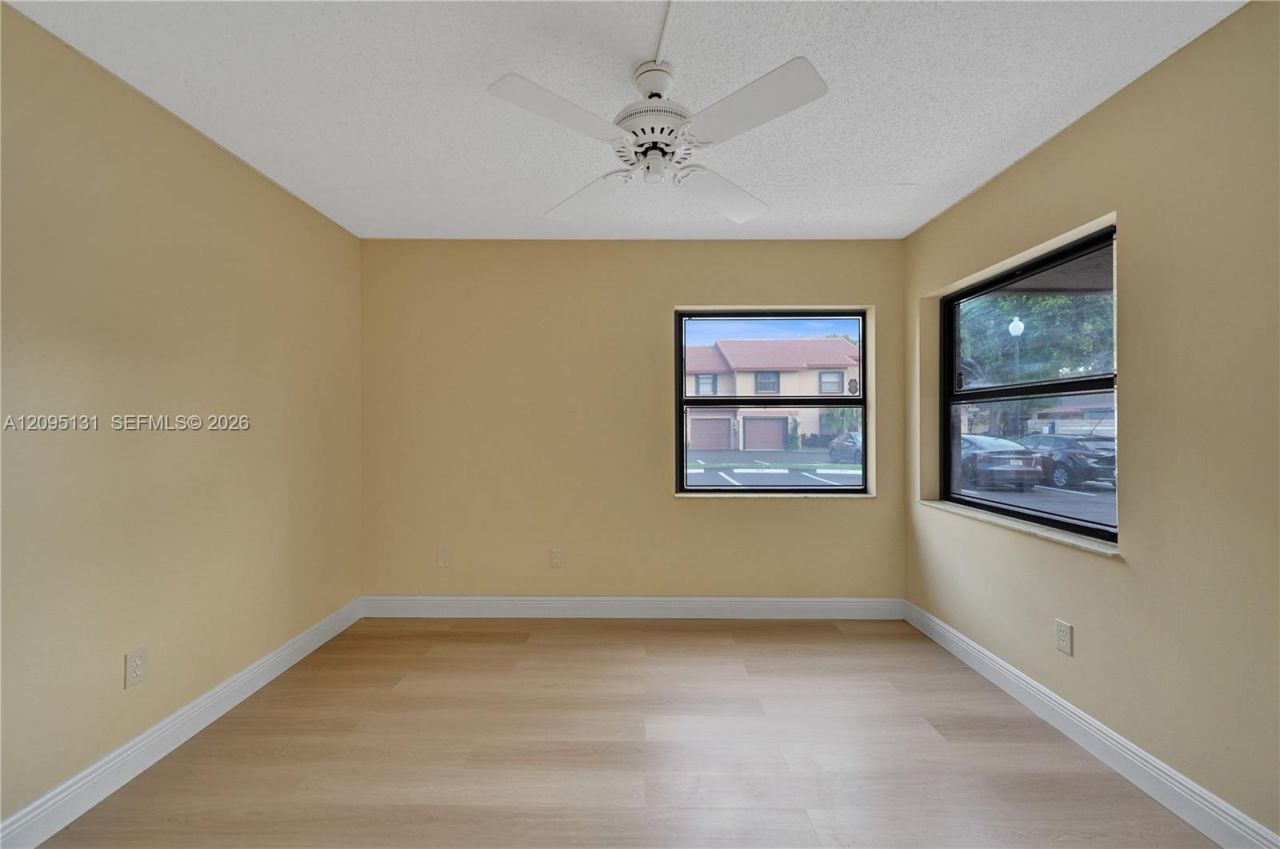 1043 SW 113th Ter , Pembroke Pines, FL 33025 Photo