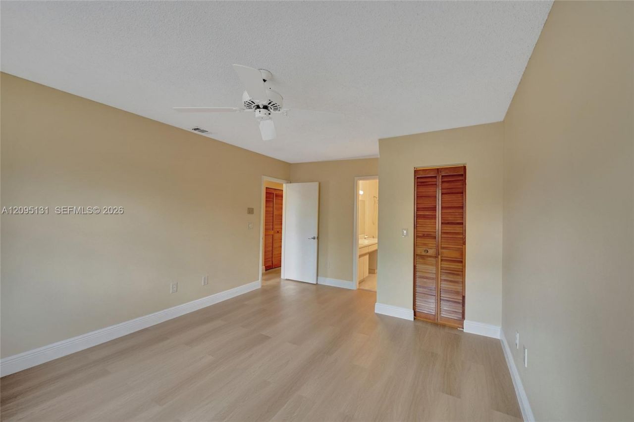 1043 SW 113th Ter , Pembroke Pines, FL 33025 Photo