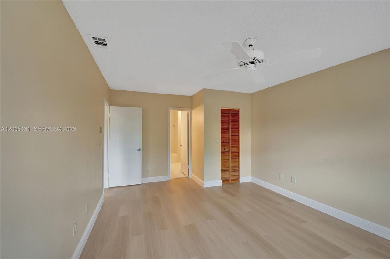 1043 SW 113th Ter , Pembroke Pines, FL 33025 Photo