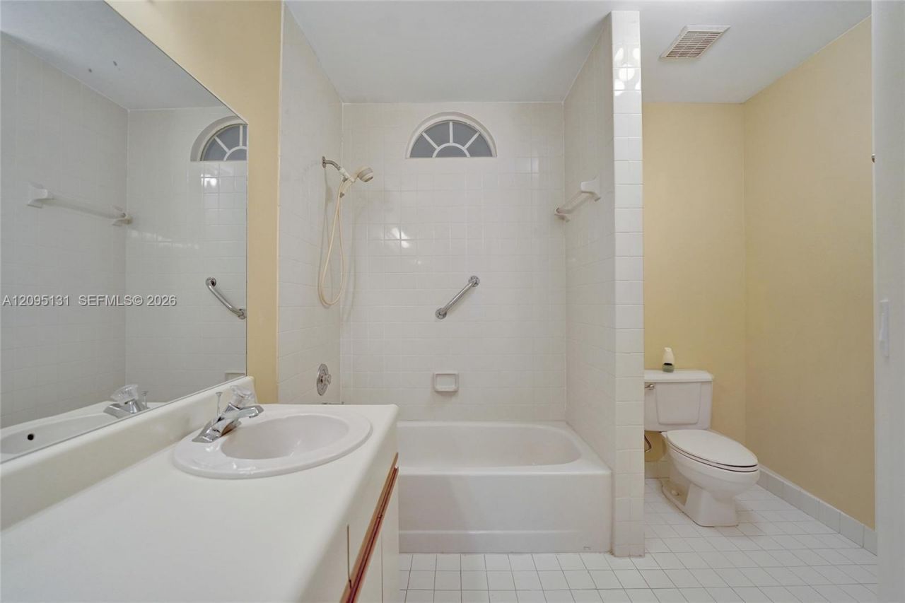 1043 SW 113th Ter , Pembroke Pines, FL 33025 Photo