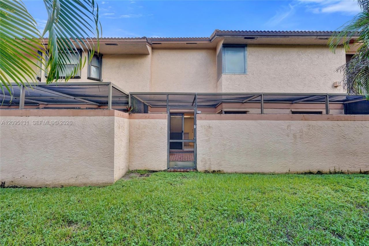 1043 SW 113th Ter , Pembroke Pines, FL 33025 Photo