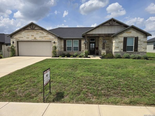 1595 VISTA VIEW DR, Pleasanton, TX 78064