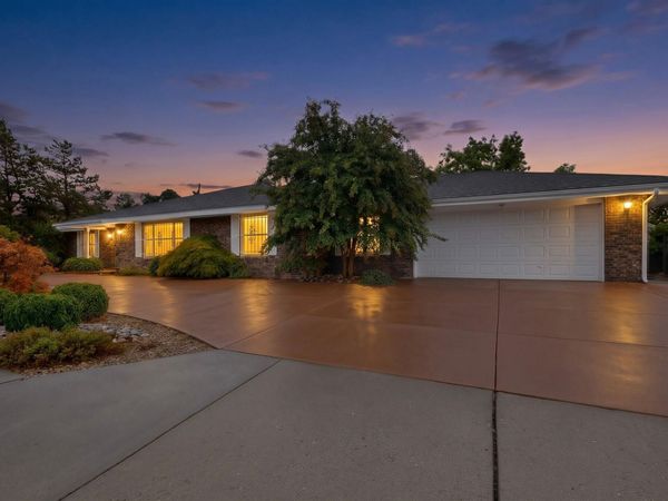7704 American Heritage Drive NE, Albuquerque, NM 87109