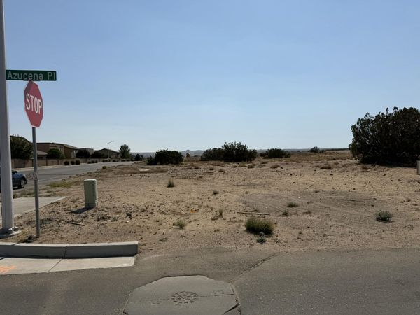 Azucena Place NW, Albuquerque, NM 87120