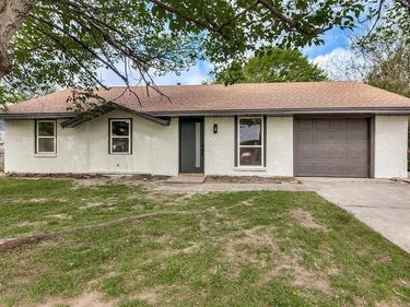 3716 Clotell Drive, Fort Worth, TX 76119