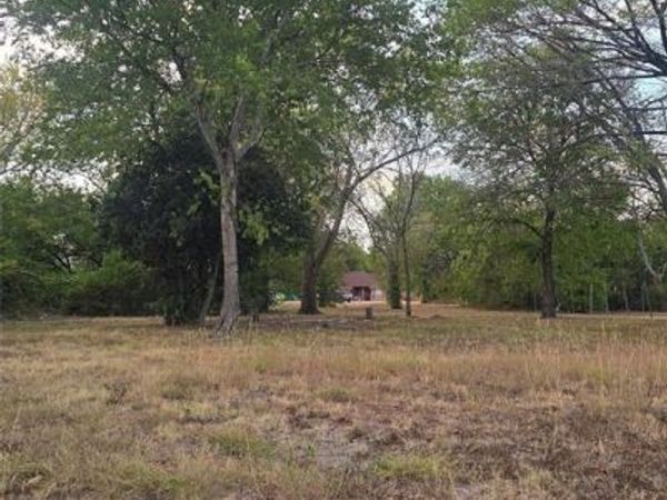 701 Wyatt Street , Waxahachie, TX 75165