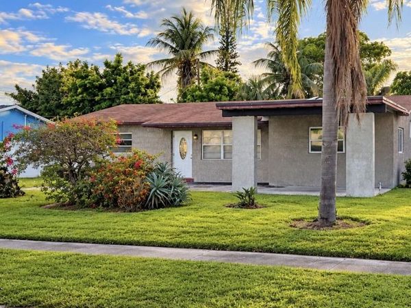 1631 NW 2ND Avenue, Pompano Beach, FL 33060