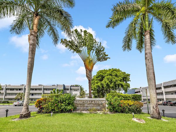 7797 GOLF CIR Drive, Unit J 110, Margate, FL 33063
