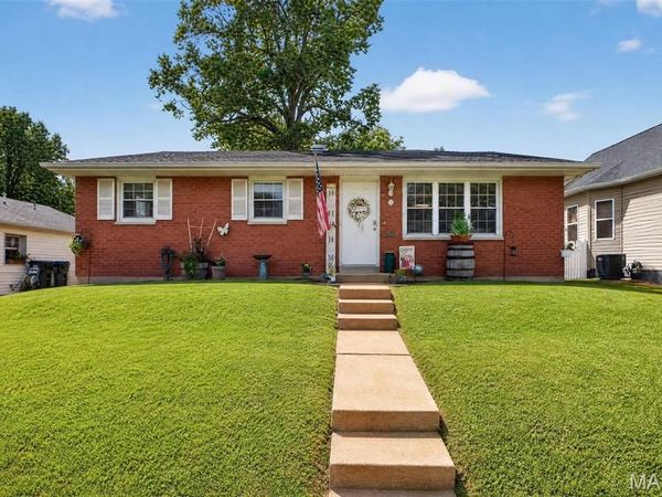 633 N Briegel Street, Columbia, IL 62236
