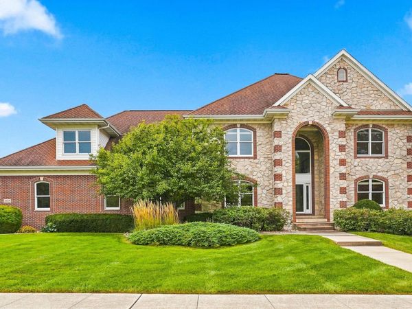 3024 Wellington Drive, Cedar Falls, IA 50613