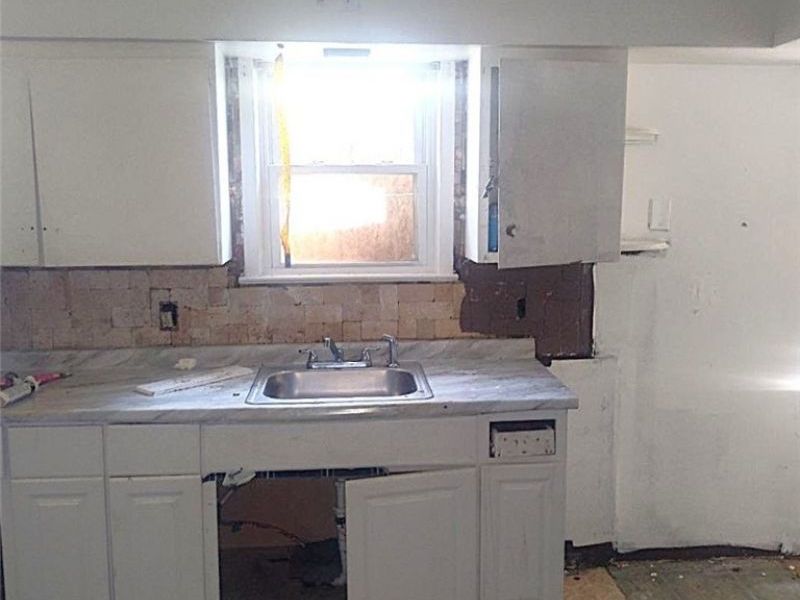 7404 Wentworth Avenue, Cleveland, OH 44102 Photo 3