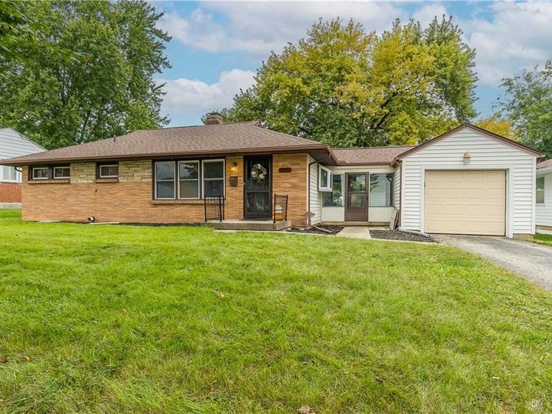 113 N Tippecanoe Drive, Tipp City, OH 45371 Photo 2