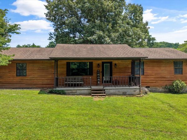 349 Fairchild St, Harriman, TN 37748