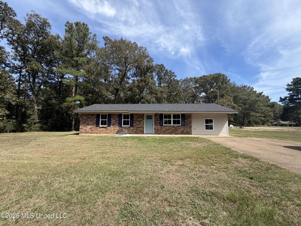 665 S Main Street, Mendenhall, MS 39114