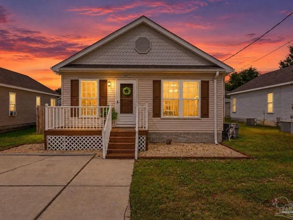5317 Yellow Bluff Rd, Pensacola, FL 32507