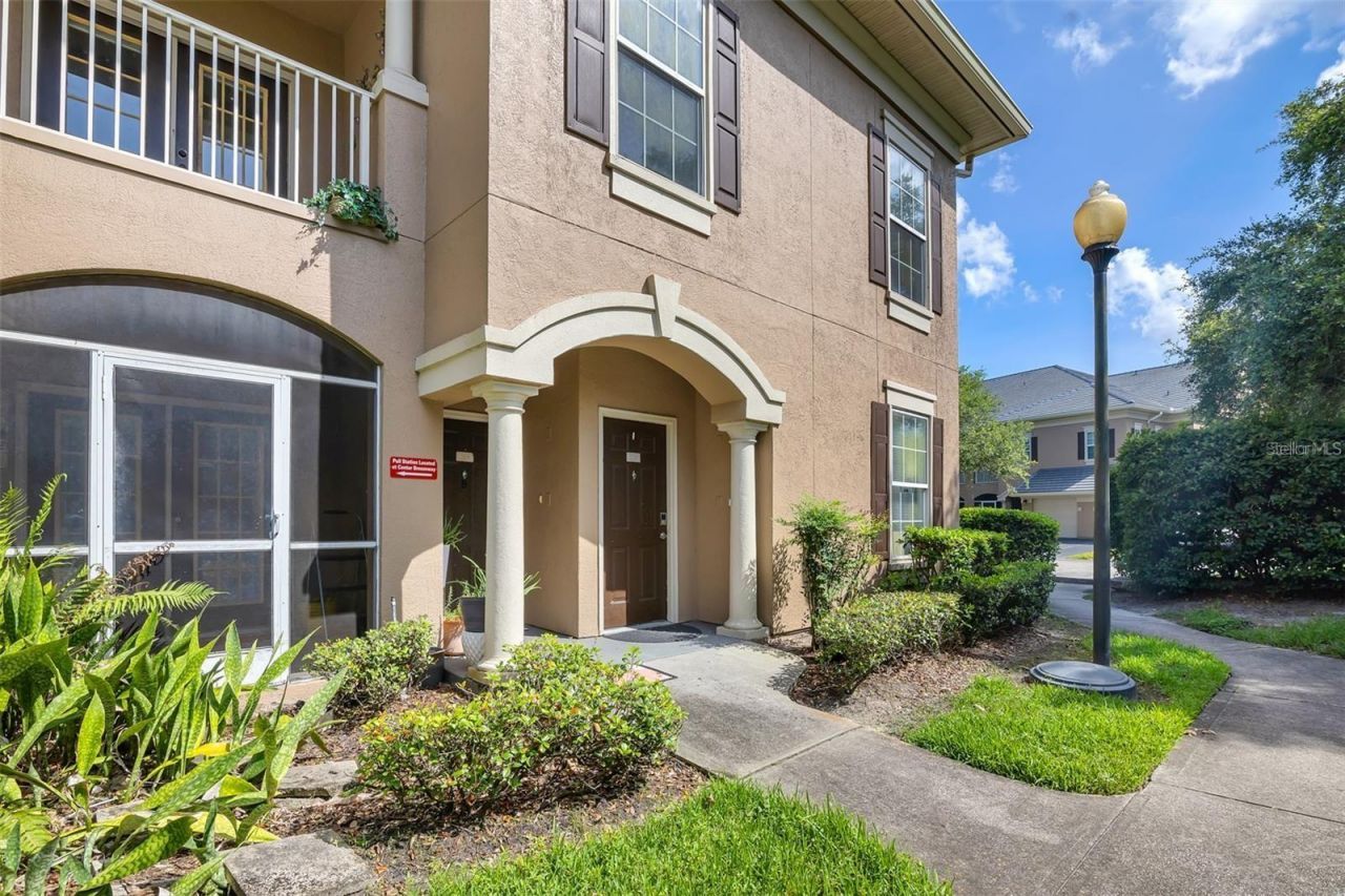 14226 Fredricksburg Drive, Unit 220, Orlando, FL 32837 Main Photo