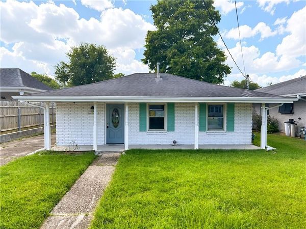 420 ROSELAND Parkway , Harahan, LA 70123
