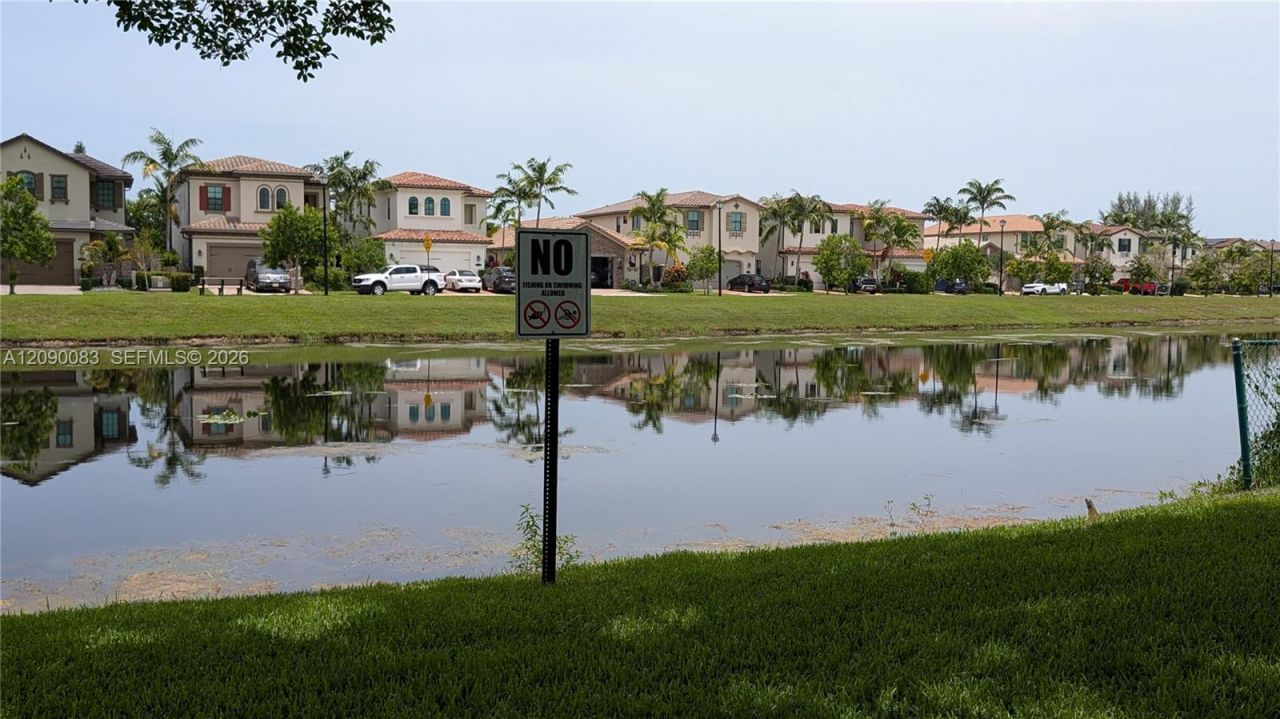 211 SW 113th Way, Unit 211, Pembroke Pines, FL 33025 Photo