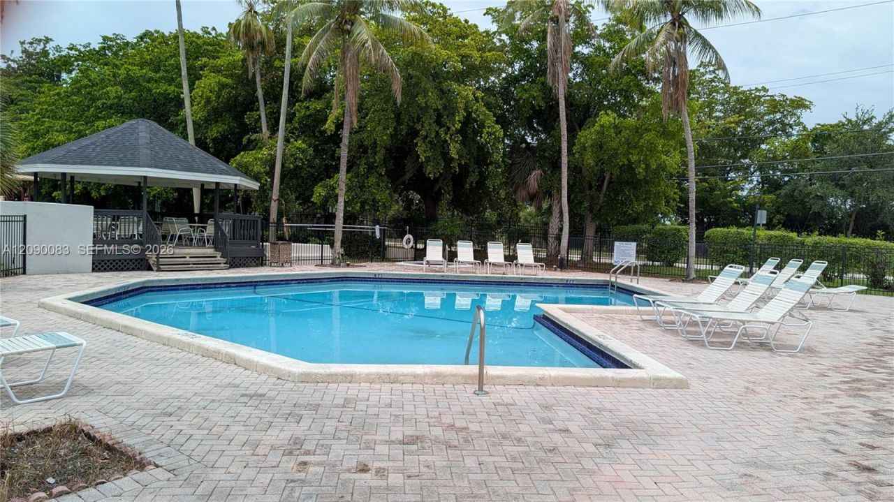 211 SW 113th Way, Unit 211, Pembroke Pines, FL 33025 Photo