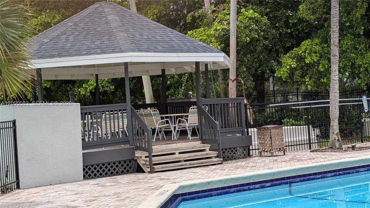 211 SW 113th Way, Unit 211, Pembroke Pines, FL 33025 Photo