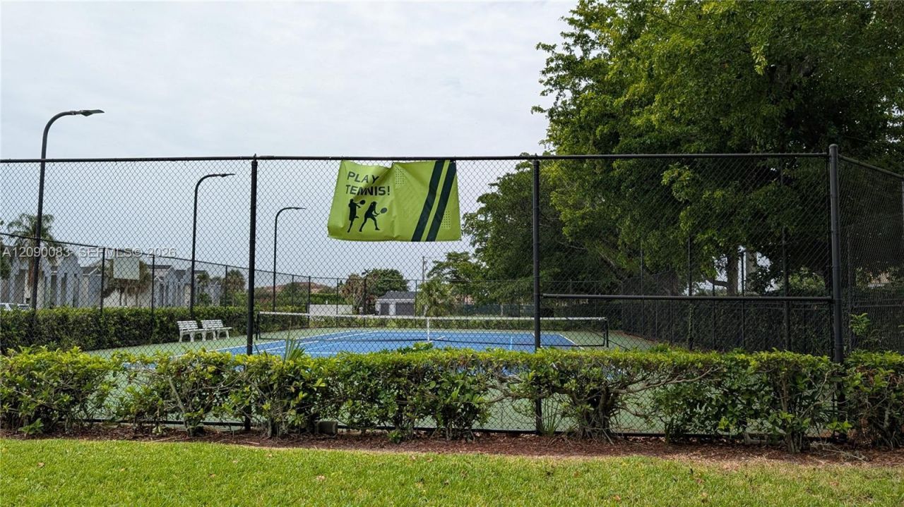 211 SW 113th Way, Unit 211, Pembroke Pines, FL 33025 Photo