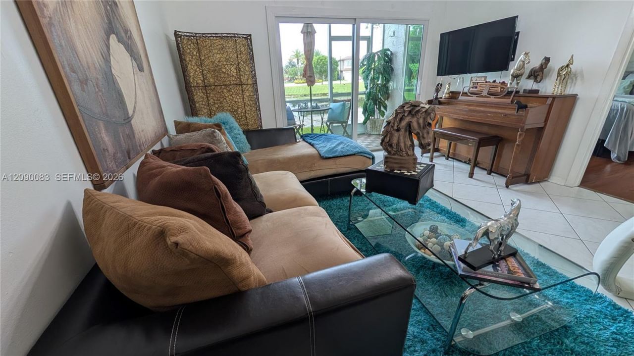 211 SW 113th Way, Unit 211, Pembroke Pines, FL 33025 Photo