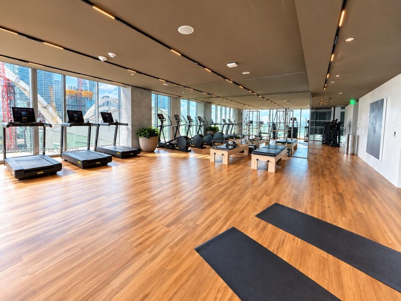 1400 Biscayne , Unit 4703, Miami, FL 33132 Photo