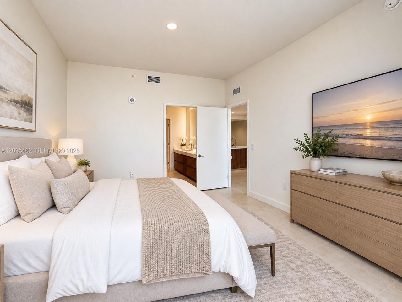 1400 Biscayne , Unit 4703, Miami, FL 33132 Photo