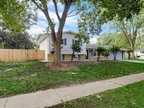 7180 Edgebrook Lane , Hanover Park, IL 60133