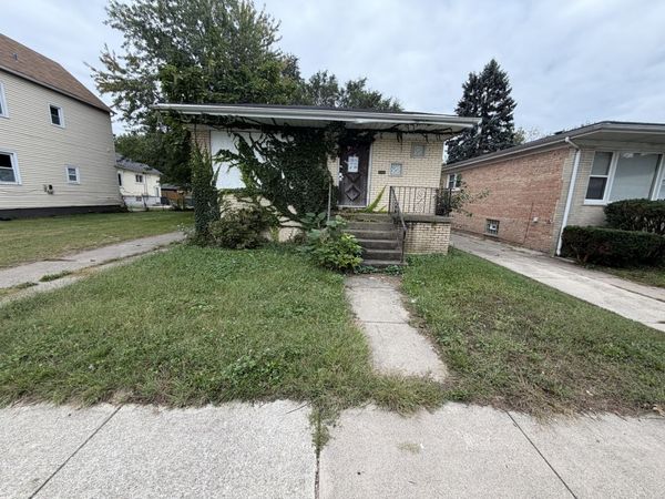 319 154th Place , Calumet City, IL 60409