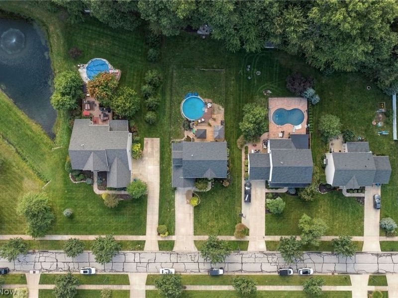 9192 Stonebriar Lane, North Ridgeville, OH 44039 Photo 2