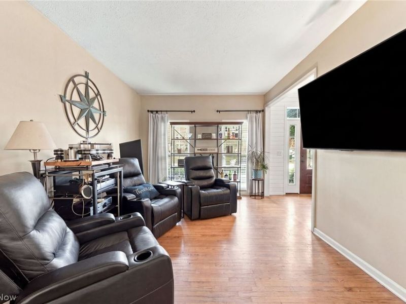 9192 Stonebriar Lane, North Ridgeville, OH 44039 Photo 8