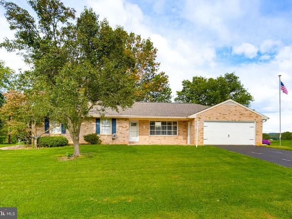 4437 WEBSTER DRIVE N , YORK, PA 17402