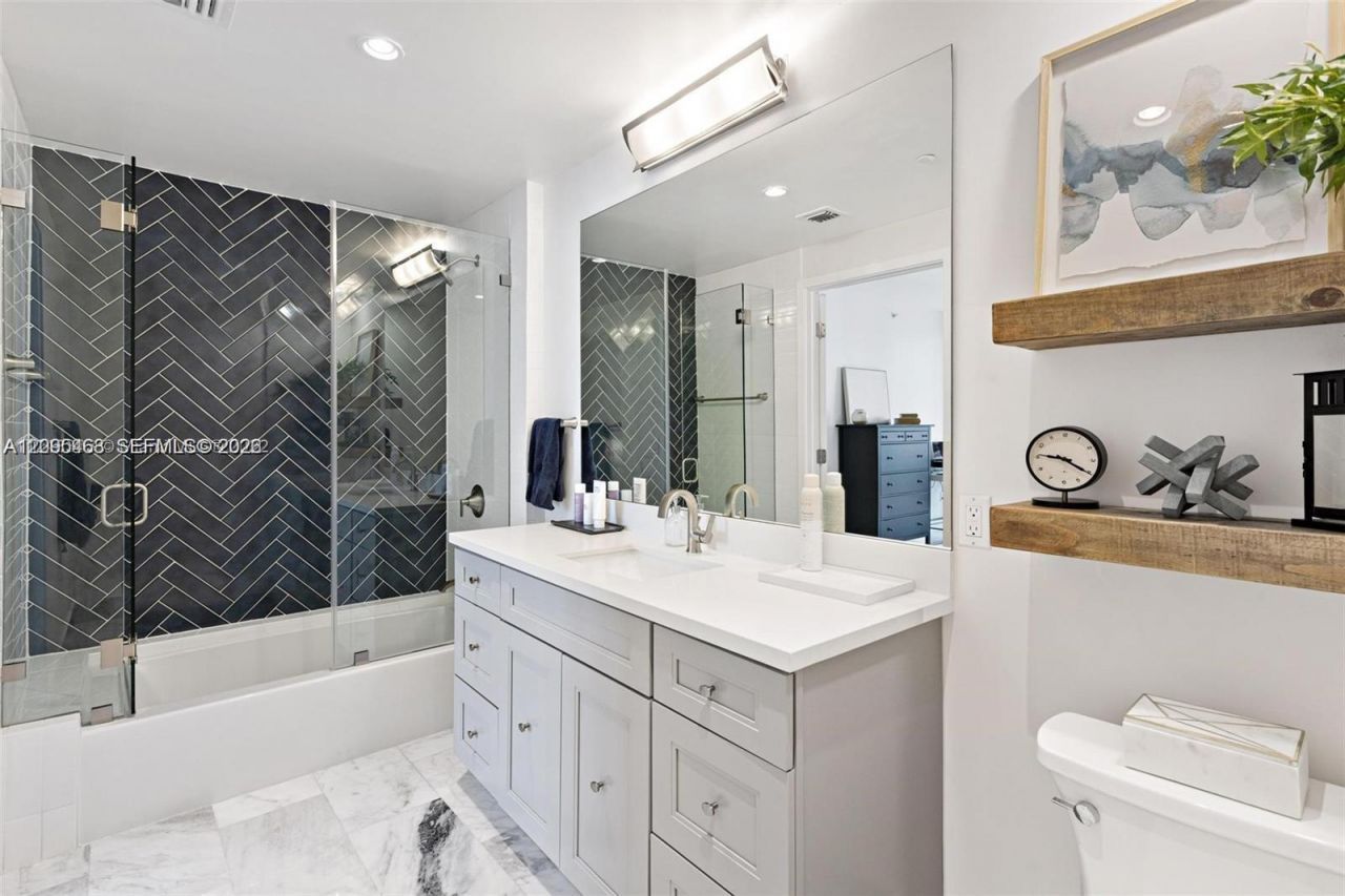 901 Brickell Key Blvd , Unit 2401, Miami, FL 33131 Photo
