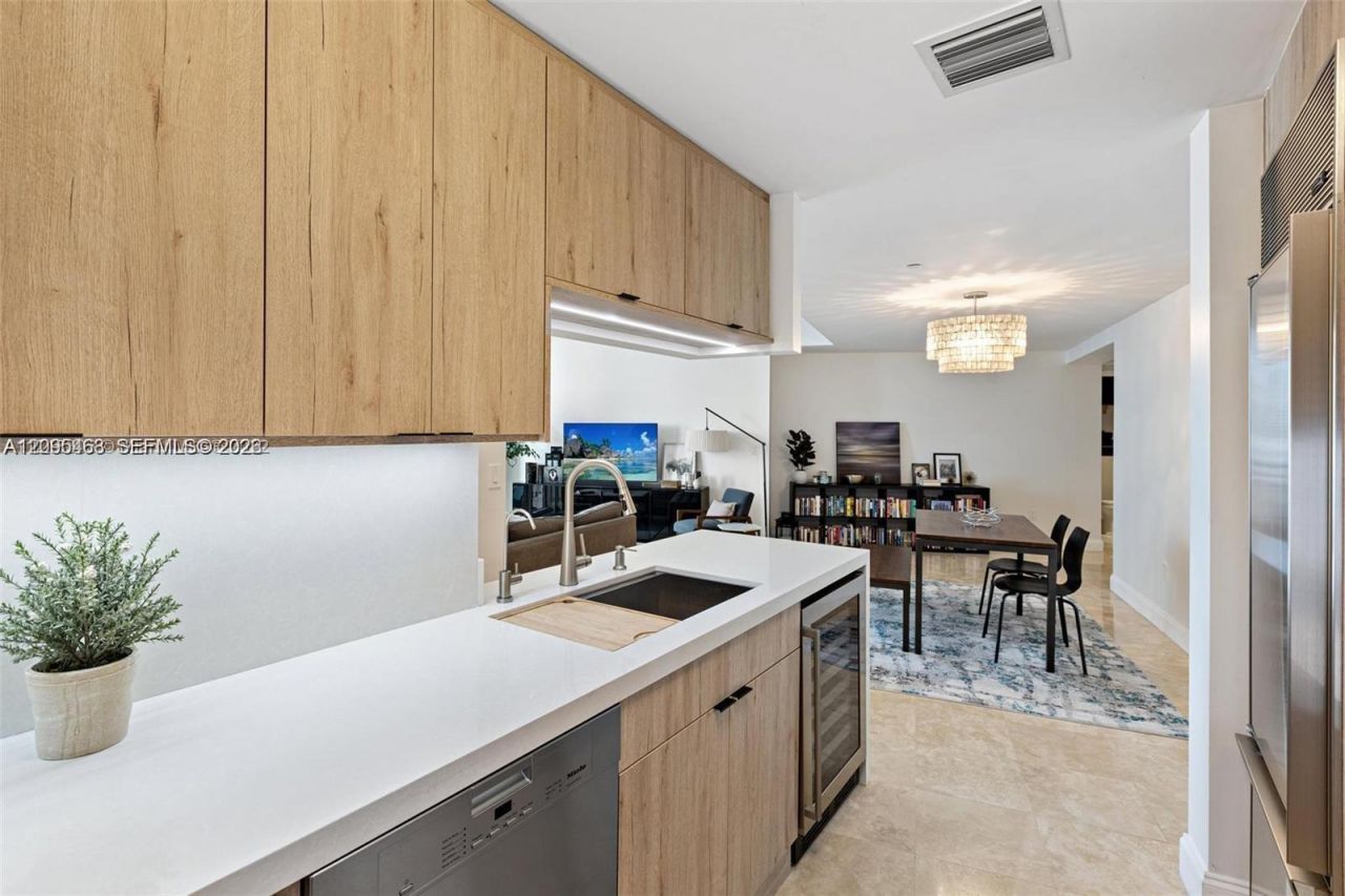 901 Brickell Key Blvd , Unit 2401, Miami, FL 33131 Photo